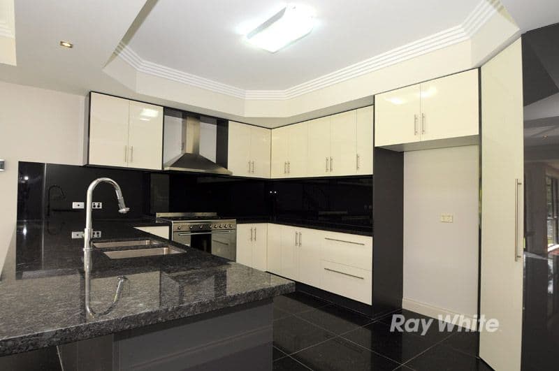 12 The Boulevard, GLEN WAVERLEY VIC 3150, Glen Waverley - Thumbnail 2