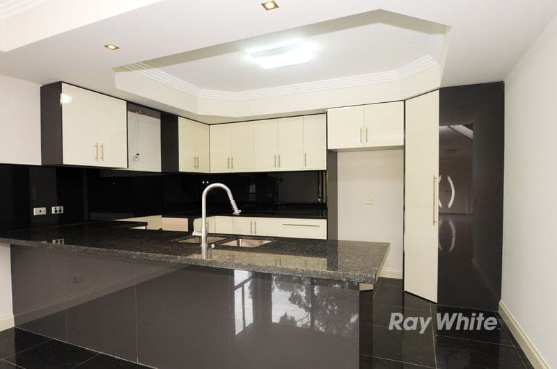 12 The Boulevard, GLEN WAVERLEY VIC 3150, Glen Waverley - Thumbnail 6