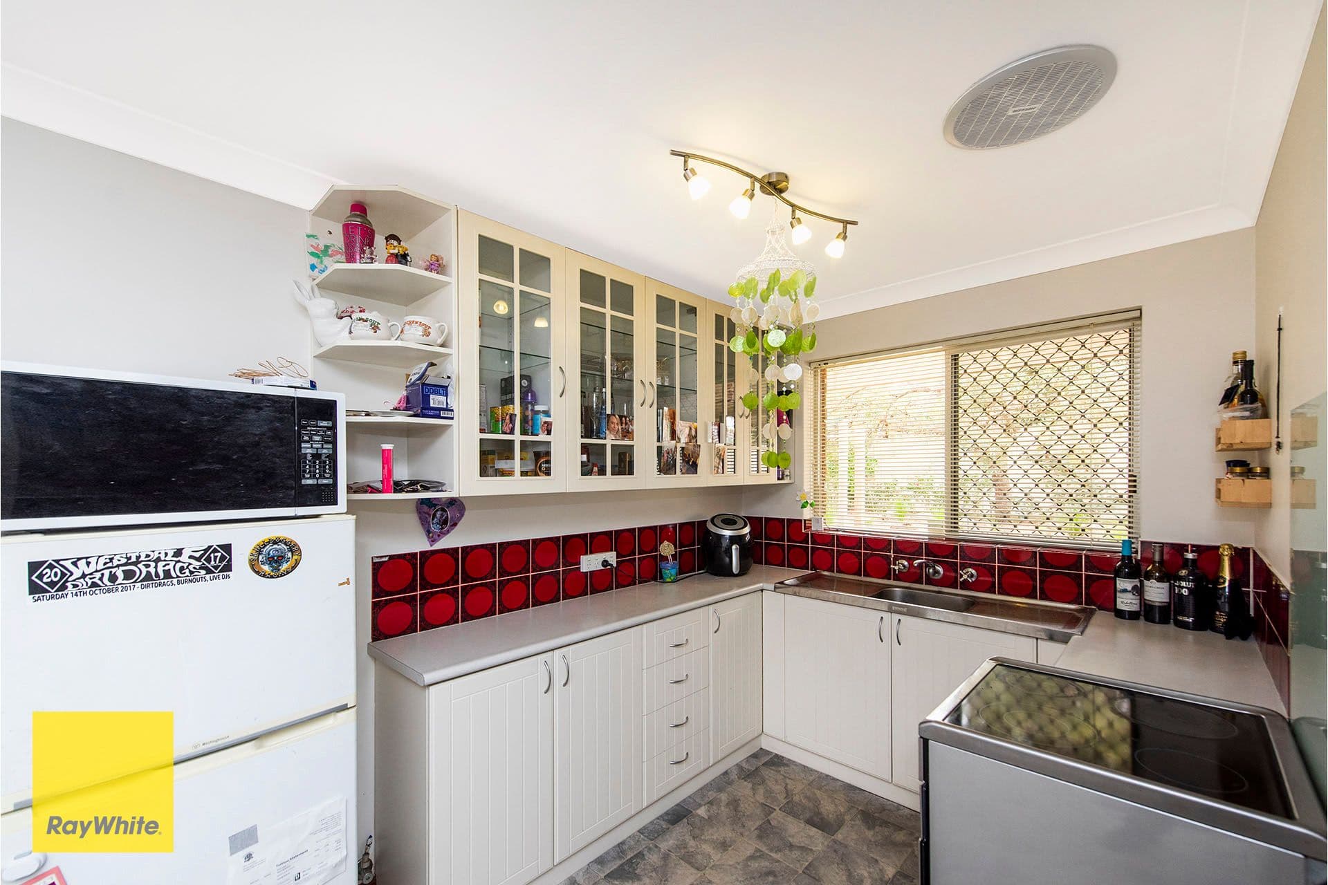 90 Bougainvillea Avenue, Forrestfield WA 6058, Forrestfield - Thumbnail 6