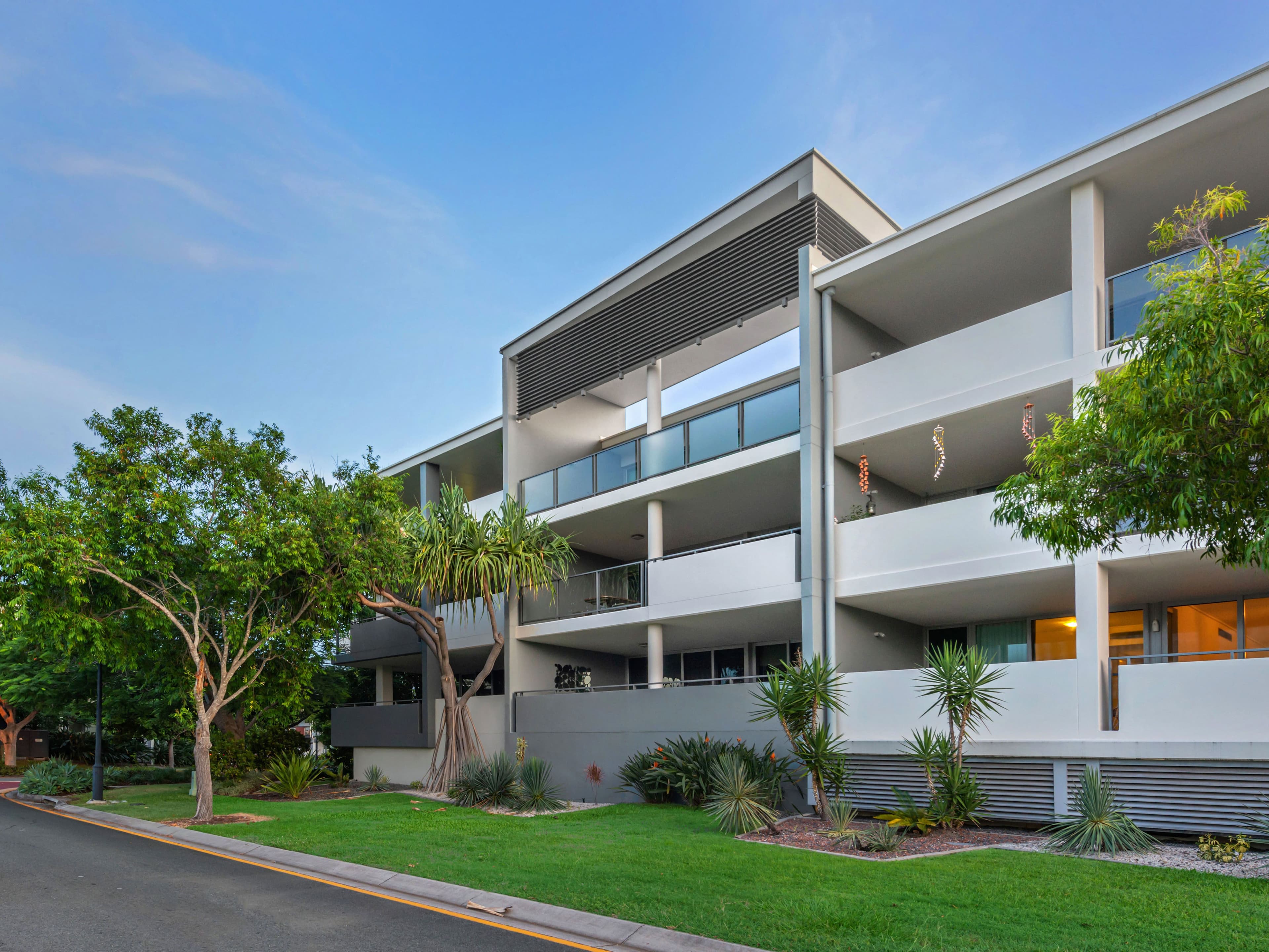 16 Waterline Crescent, Bulimba QLD 4171, Bulimba - Image 1