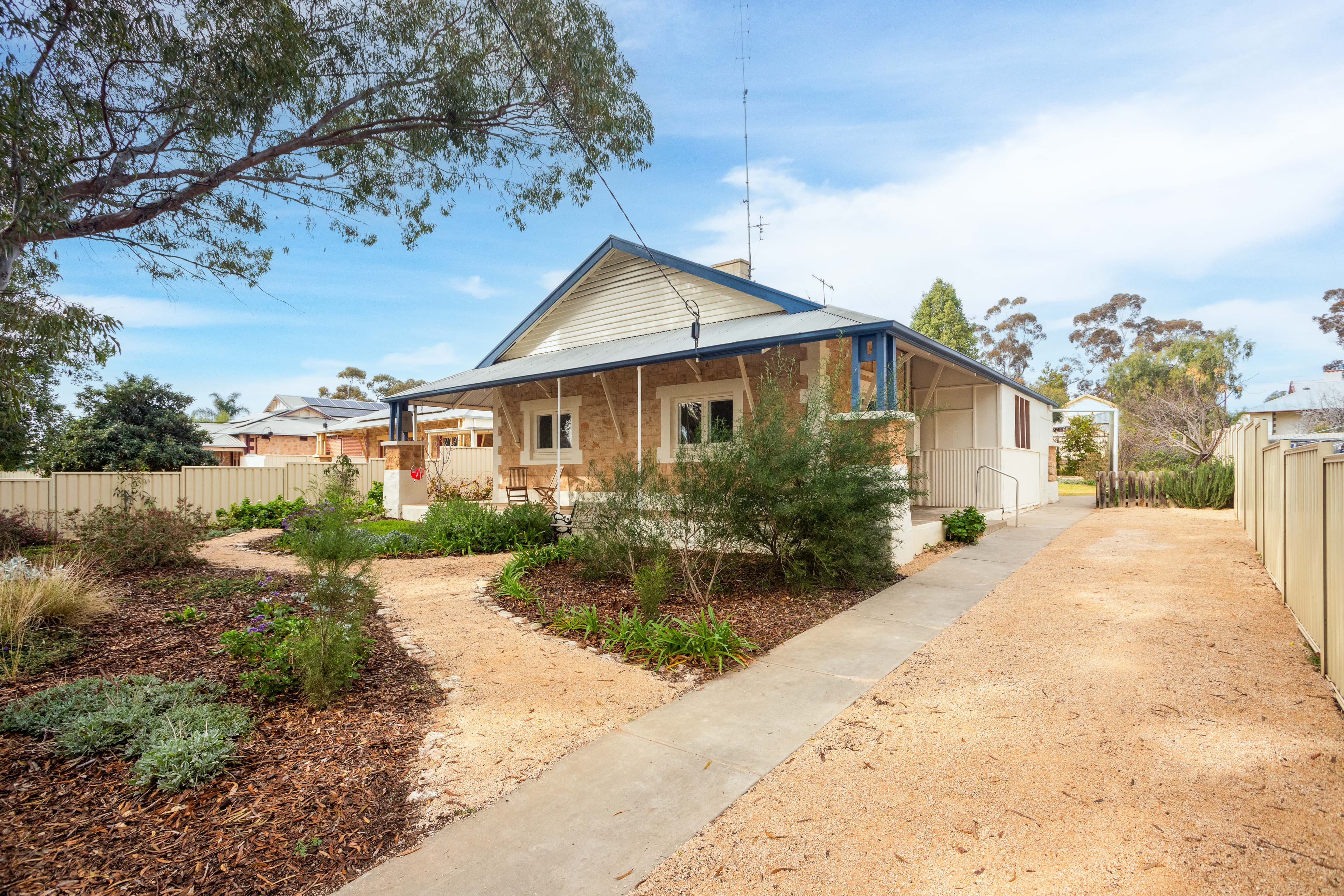 27 Laffer Street, Barmera SA 5345, Barmera - Thumbnail 2