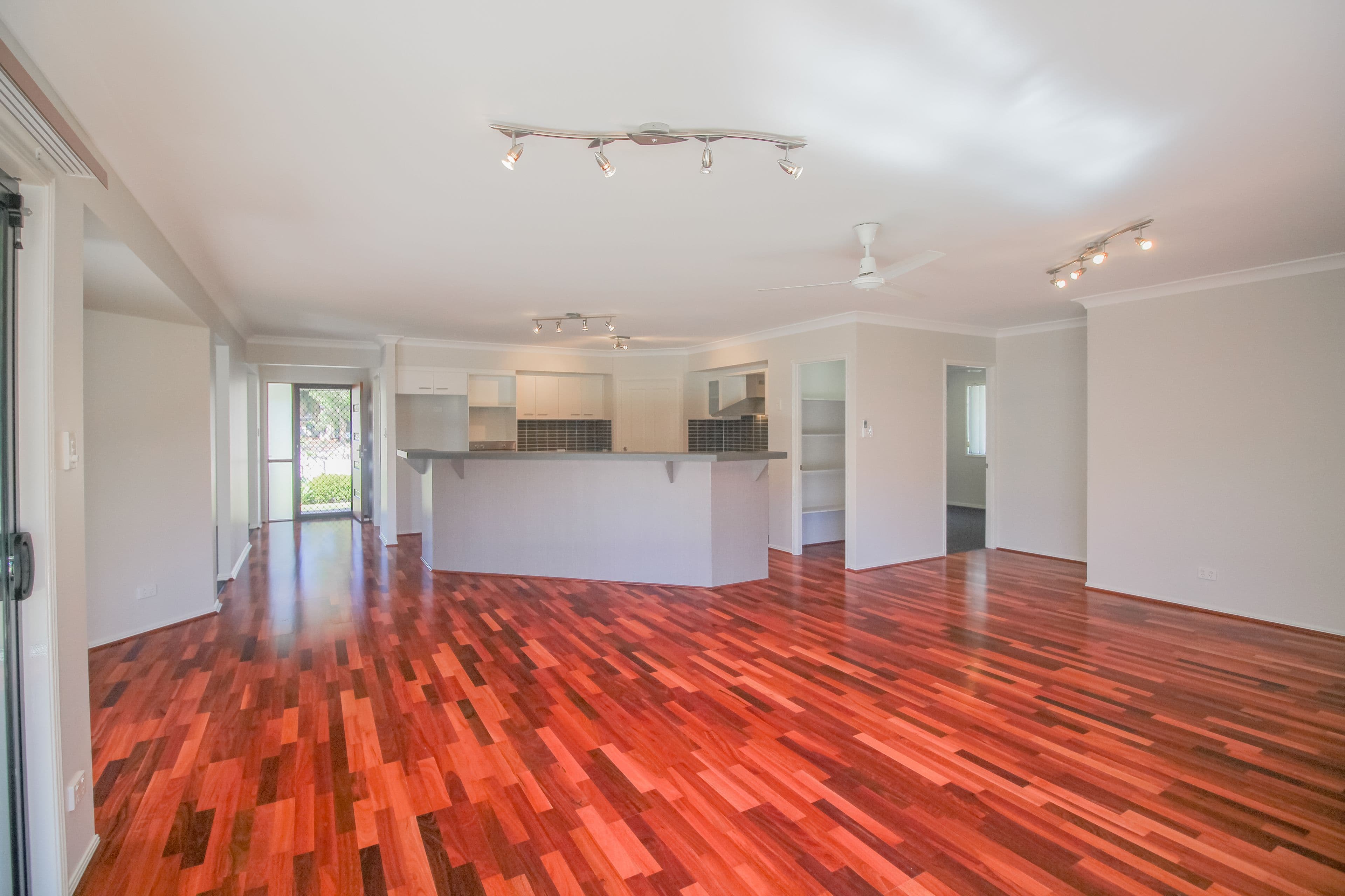 14 Den Otter Drive, Bellbird Park QLD 4300, Bellbird Park - Thumbnail 4