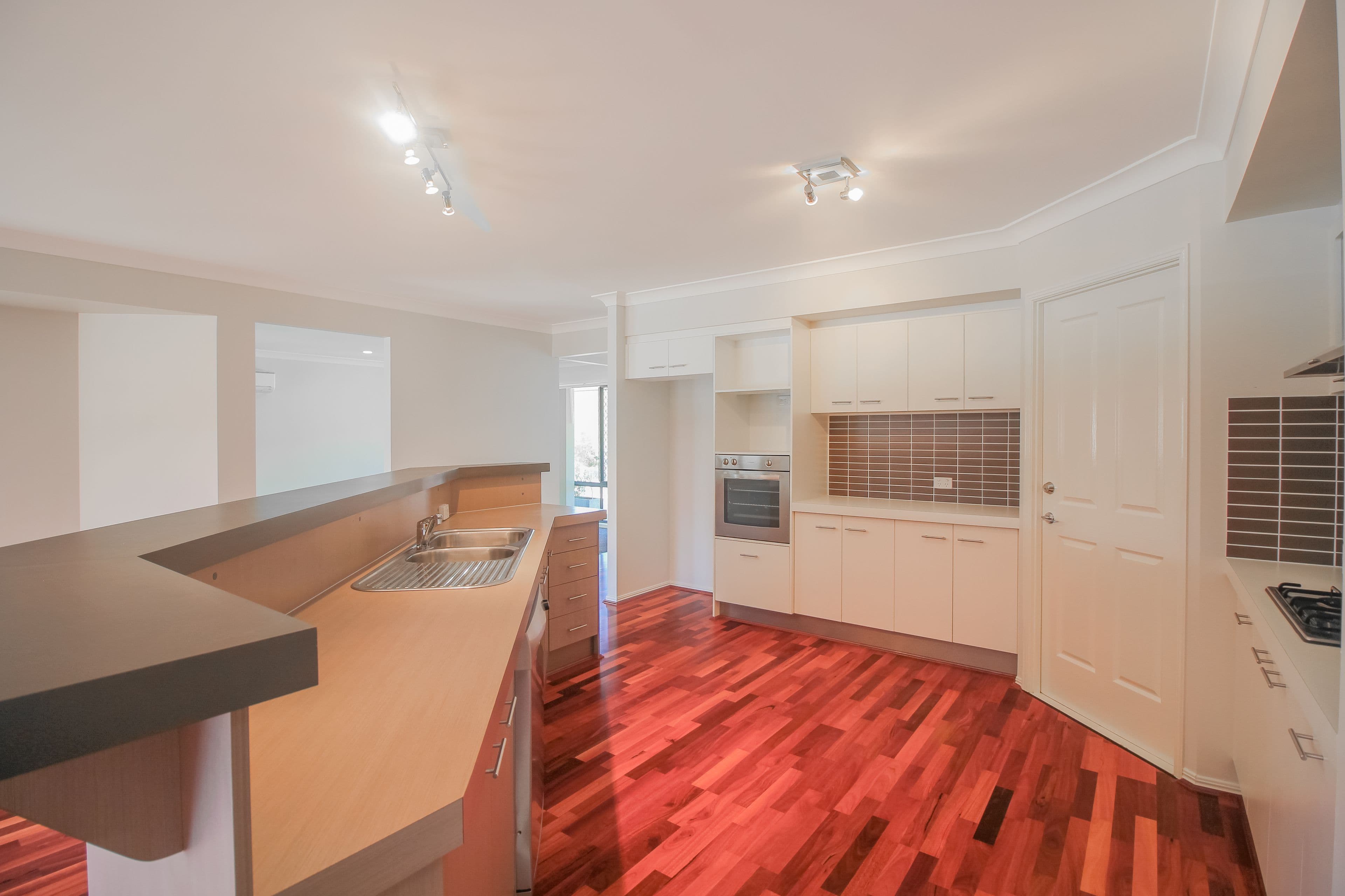 14 Den Otter Drive, Bellbird Park QLD 4300, Bellbird Park - Thumbnail 7