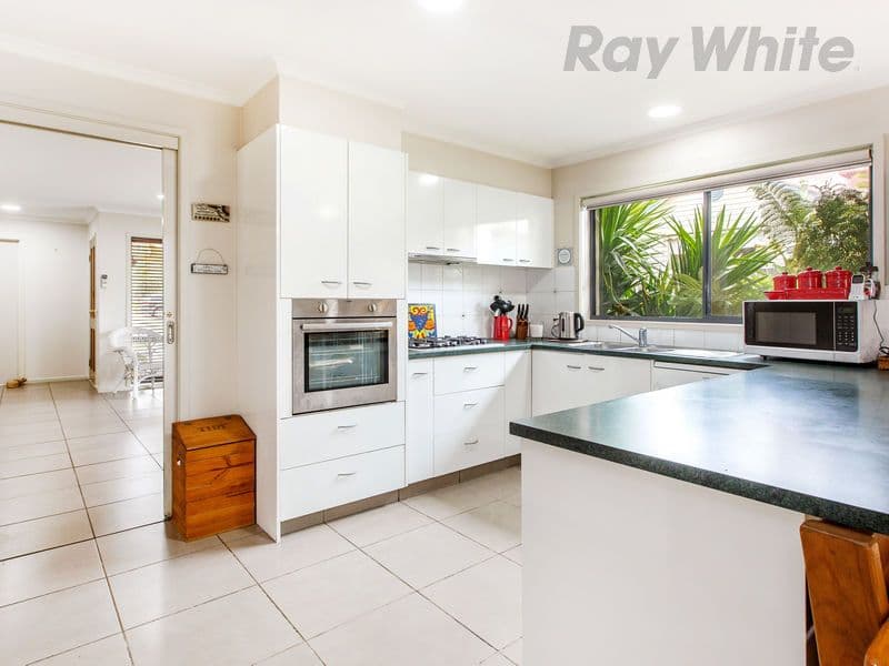 10 Fenton Avenue, Rosebud VIC 3939, Oakhurst - Thumbnail 3