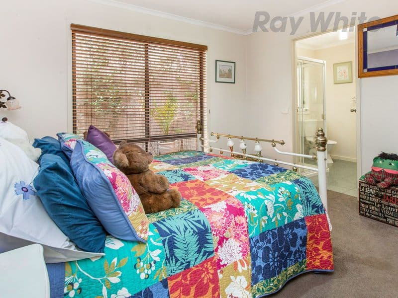 10 Fenton Avenue, Rosebud VIC 3939, Oakhurst - Thumbnail 7