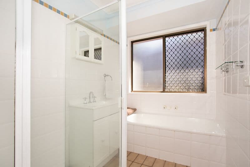 7 Applecross Way, ELANORA QLD 4221, Elanora - Thumbnail 7