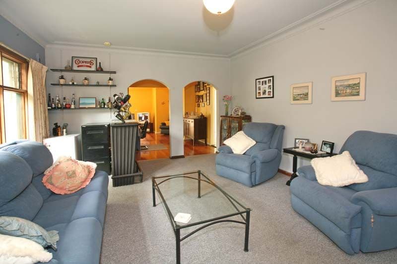 8 Jordan Grove, GLEN WAVERLEY VIC 3150, Glen Waverley - Thumbnail 2