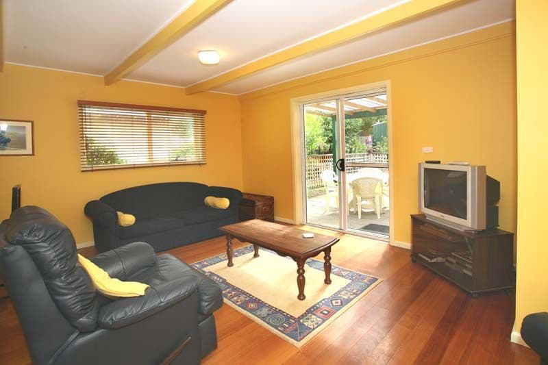8 Jordan Grove, GLEN WAVERLEY VIC 3150, Glen Waverley - Thumbnail 3