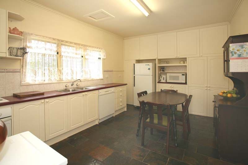 8 Jordan Grove, GLEN WAVERLEY VIC 3150, Glen Waverley - Thumbnail 4