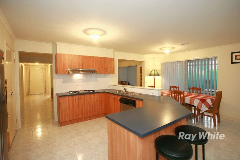 14 Michaelia Close, CRANBOURNE VIC 3977, Cranbourne West - Thumbnail 3