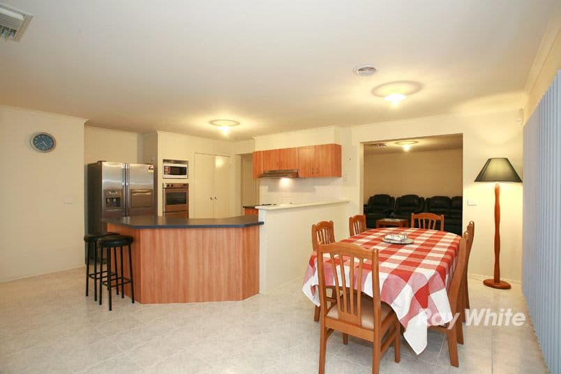 14 Michaelia Close, CRANBOURNE VIC 3977, Cranbourne West - Thumbnail 6