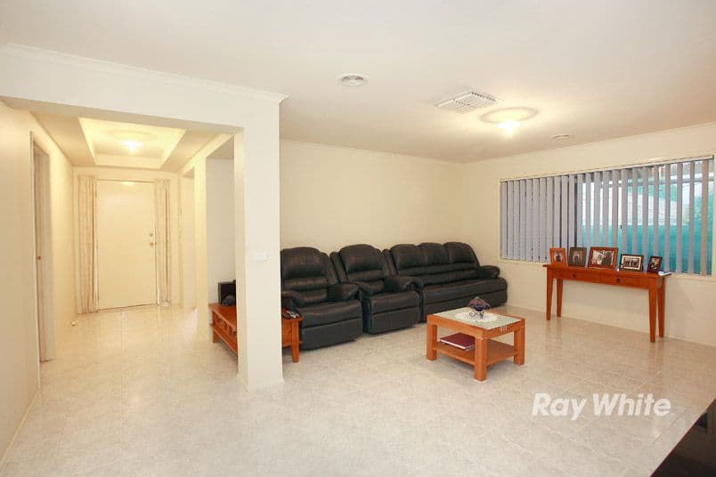 14 Michaelia Close, CRANBOURNE VIC 3977, Cranbourne West - Thumbnail 7
