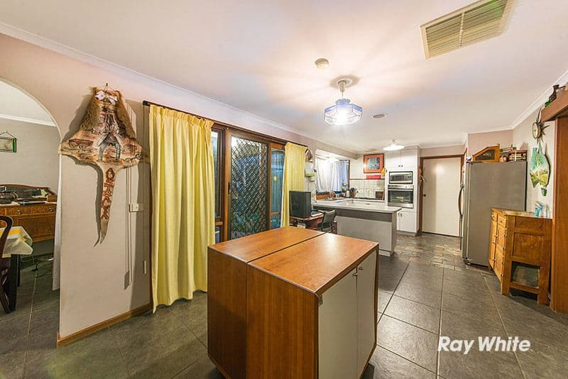 112 Lesdon Avenue, Cranbourne VIC 3977, Cranbourne - Thumbnail 3