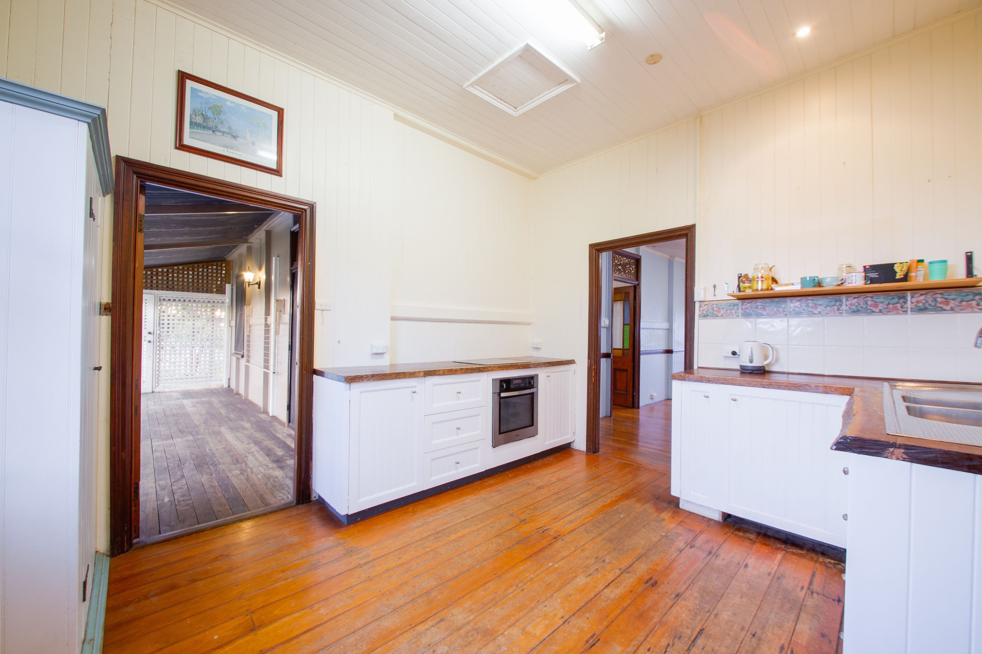 10 Molloy Street, Silkstone QLD 4304, Silkstone - Thumbnail 3