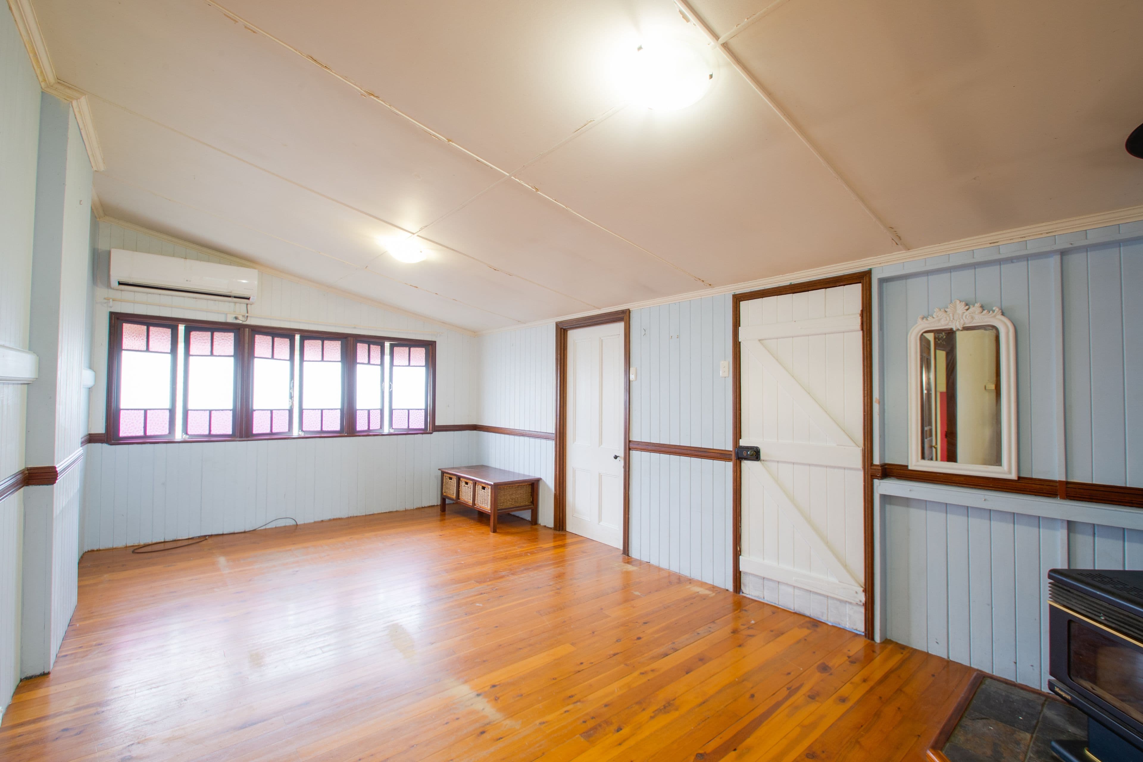 10 Molloy Street, Silkstone QLD 4304, Silkstone - Thumbnail 4