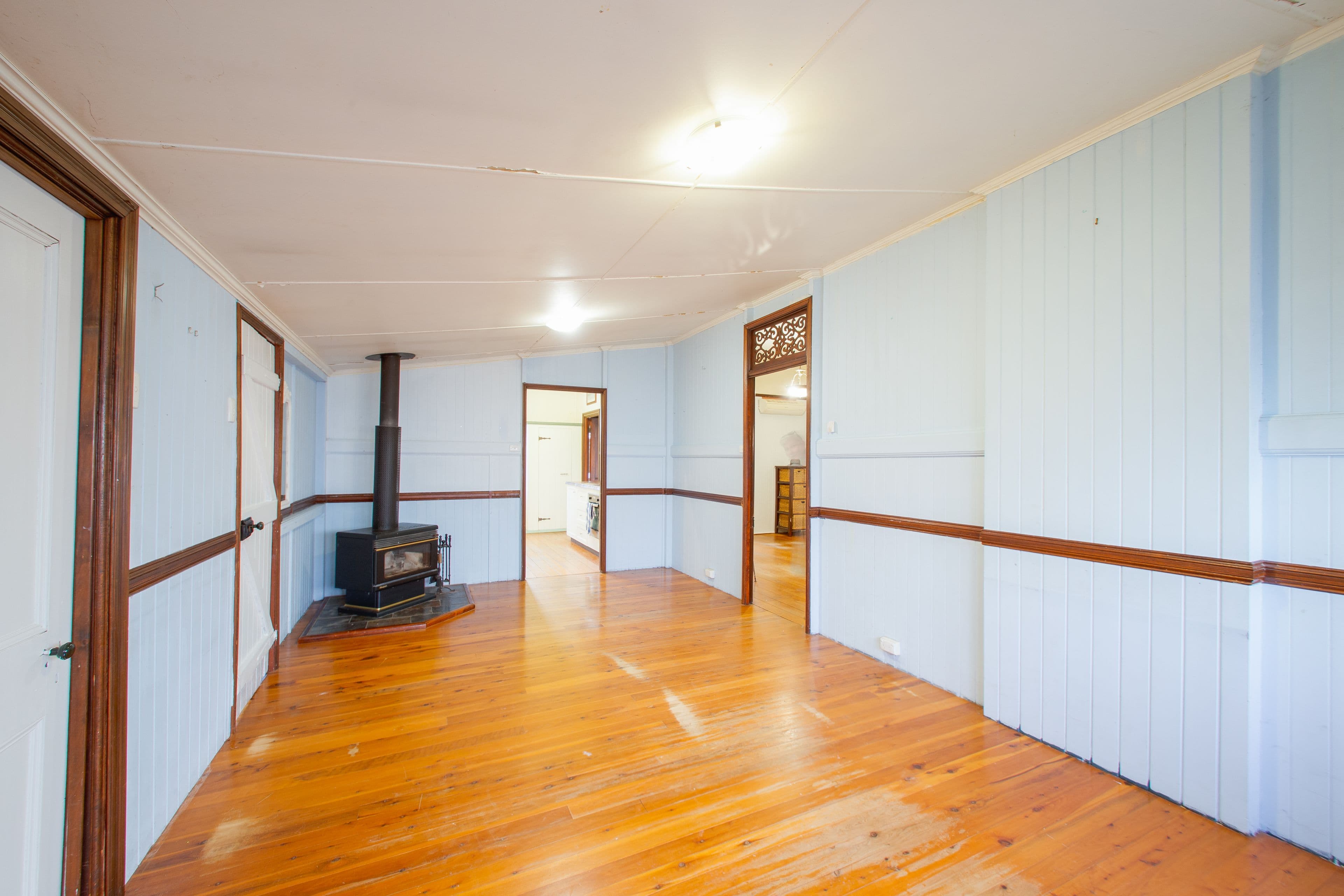 10 Molloy Street, Silkstone QLD 4304, Silkstone - Thumbnail 7