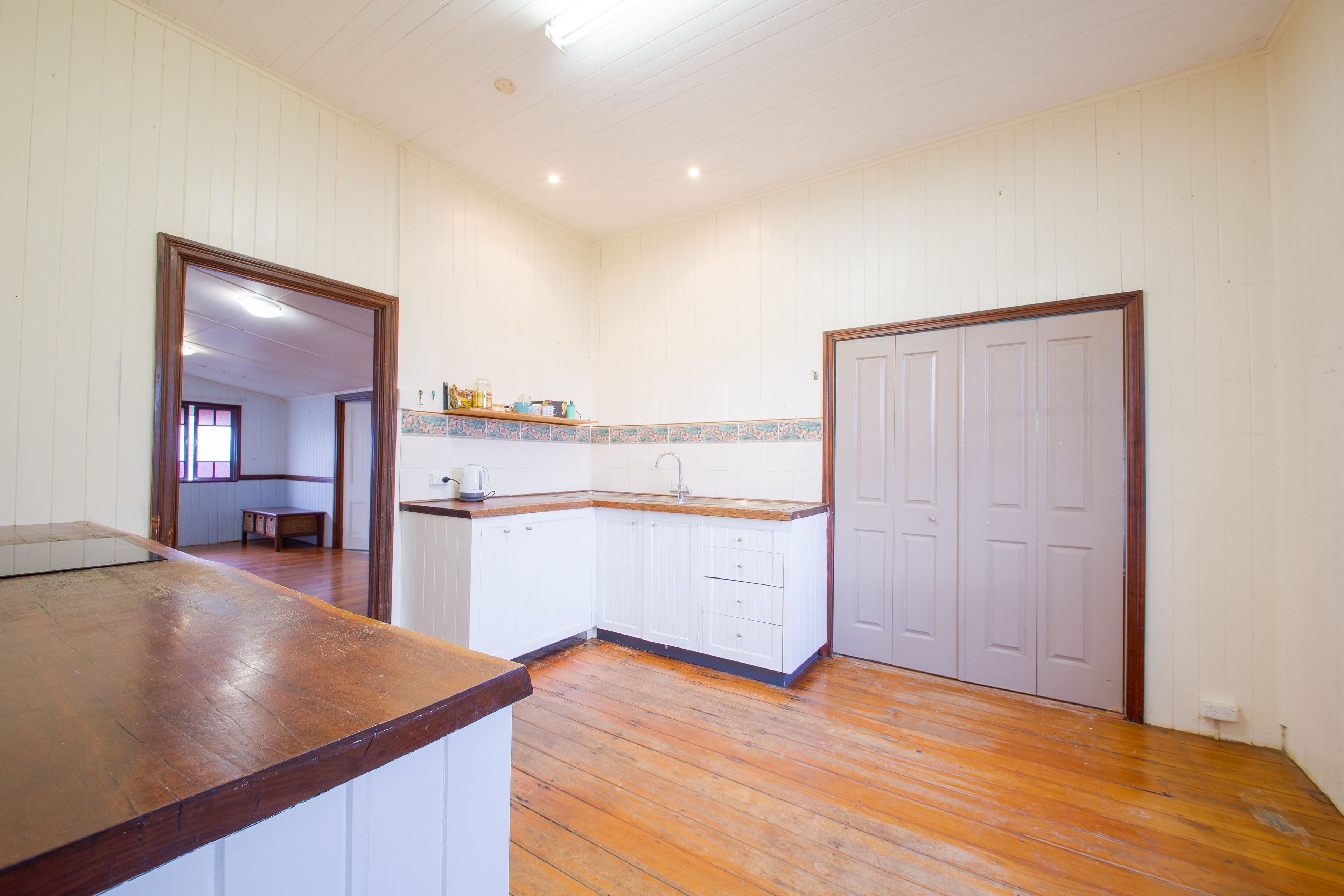 10 Molloy Street, Silkstone QLD 4304, Silkstone - Thumbnail 8