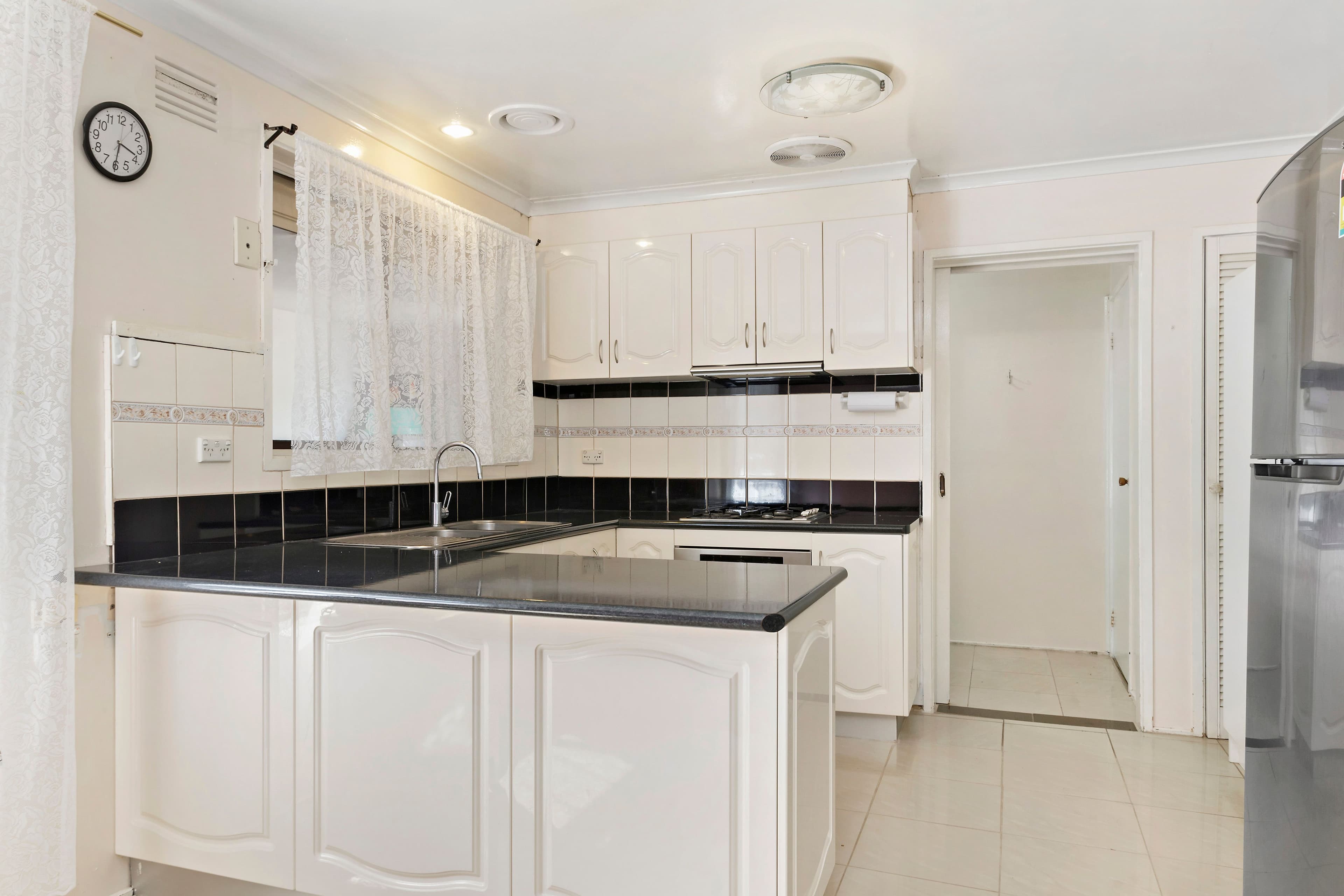 3 Lara Close, Thomastown VIC 3074, Thomastown - Thumbnail 2