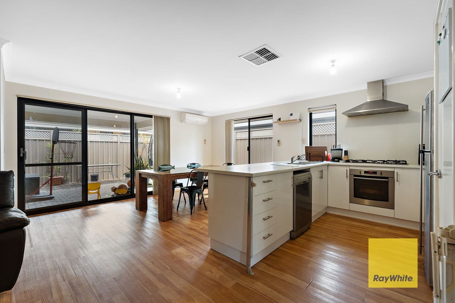 67 Murdoch Road, Thornlie WA 6108, Thornlie - Thumbnail 2