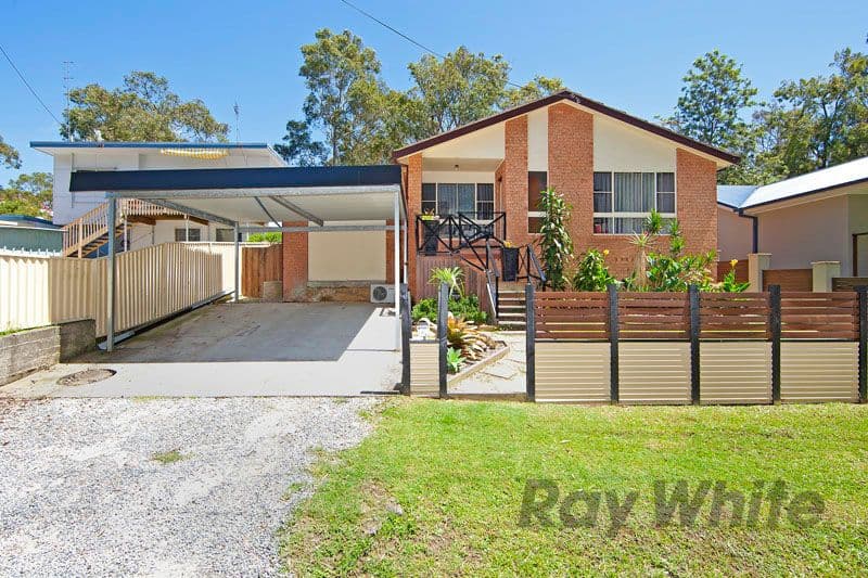 8 Margot Avenue, GOROKAN NSW 2263, Gorokan - Image 1