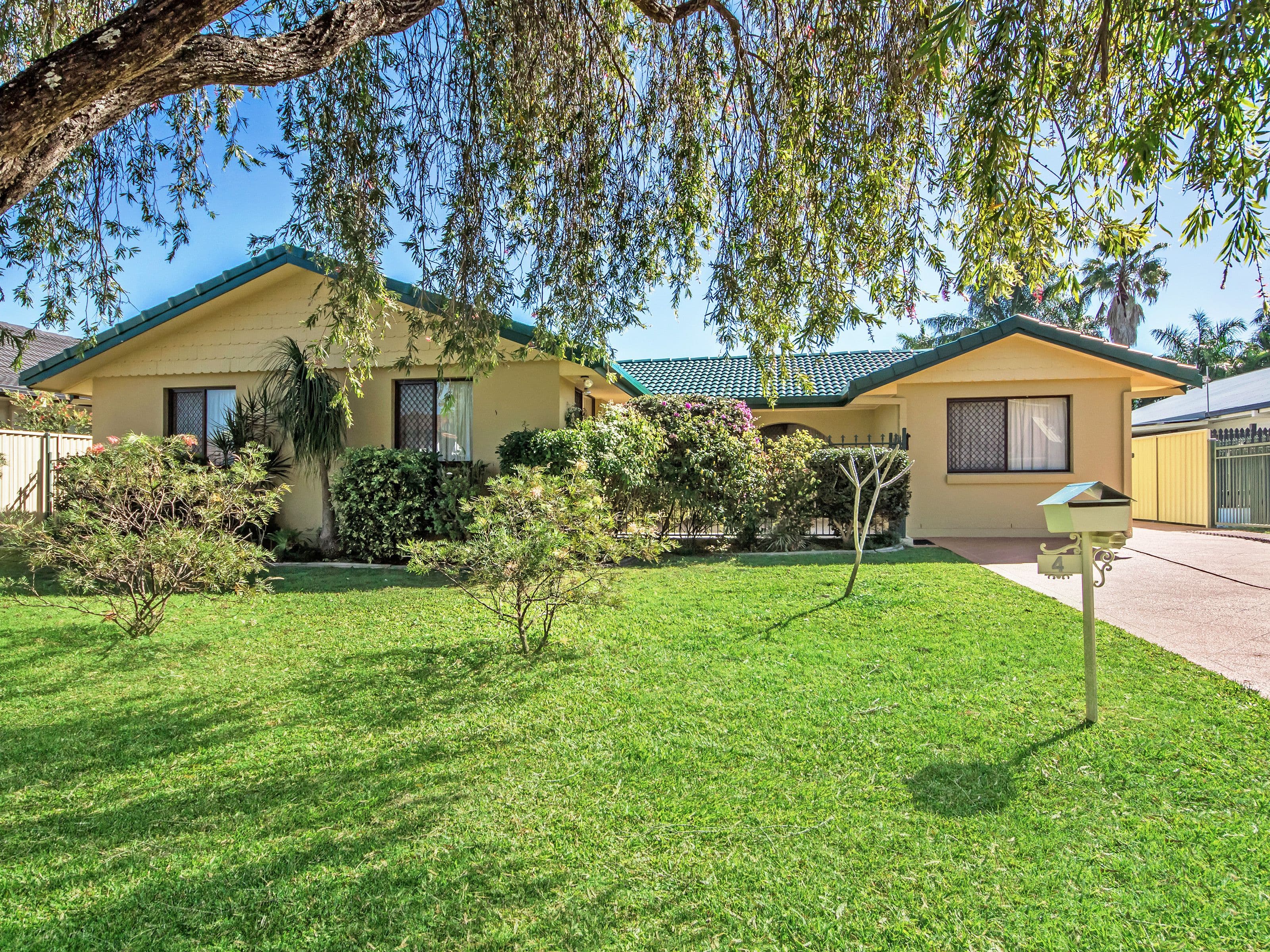 4 Mooyumbin Court, Nerang QLD 4211, Nerang - Thumbnail 2