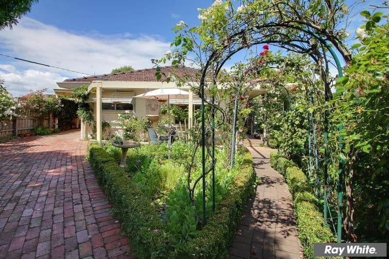 28 Ruth Road, MORNINGTON VIC 3931, Mornington - Thumbnail 3