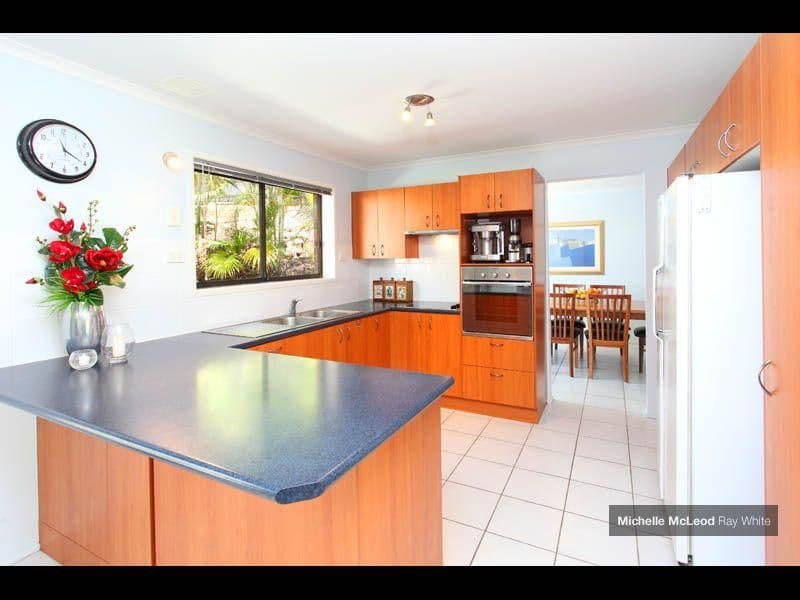 36 Burrumbuck Street, CHAPEL HILL QLD 4069, Chapel Hill - Thumbnail 4