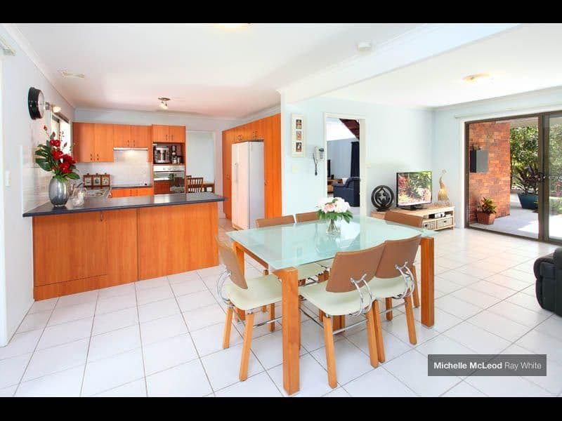 36 Burrumbuck Street, CHAPEL HILL QLD 4069, Chapel Hill - Thumbnail 6