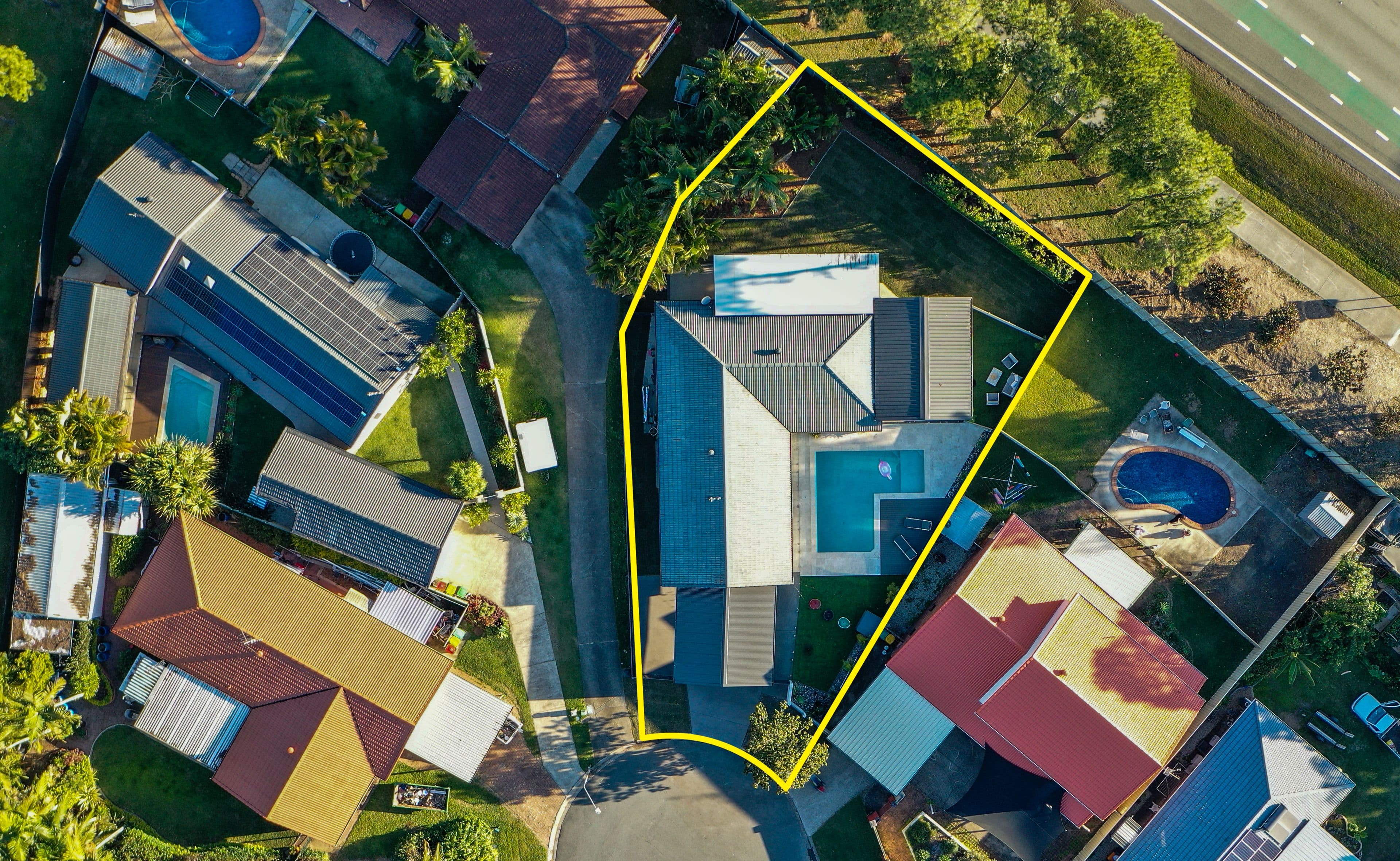53 Rawlinna Drive, Mermaid Waters QLD 4218, Mermaid Waters - Thumbnail 2