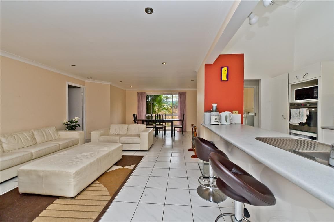38 Santa Cruz Boulevard, CLEAR ISLAND WATERS QLD 4226, Clear Island Waters - Thumbnail 2