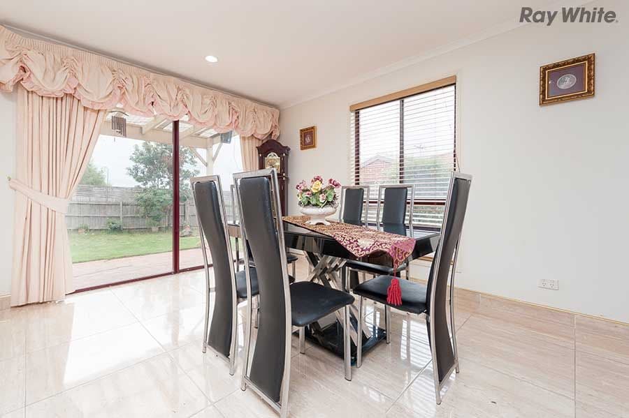 11 Berthon Crescent, Hillside VIC 3037, Hillside - Thumbnail 3