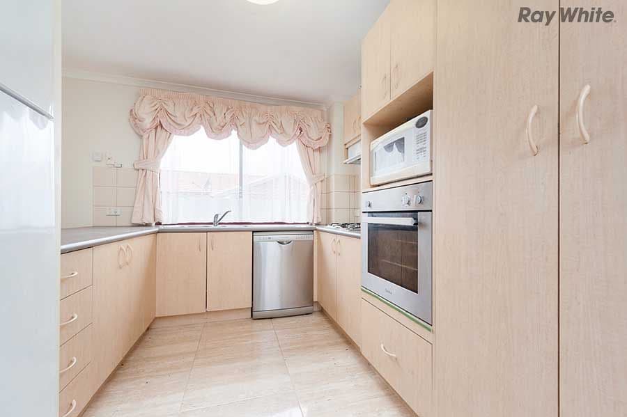 11 Berthon Crescent, Hillside VIC 3037, Hillside - Thumbnail 4