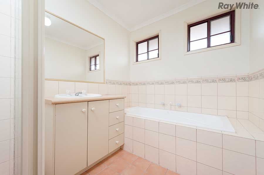 11 Berthon Crescent, Hillside VIC 3037, Hillside - Thumbnail 6