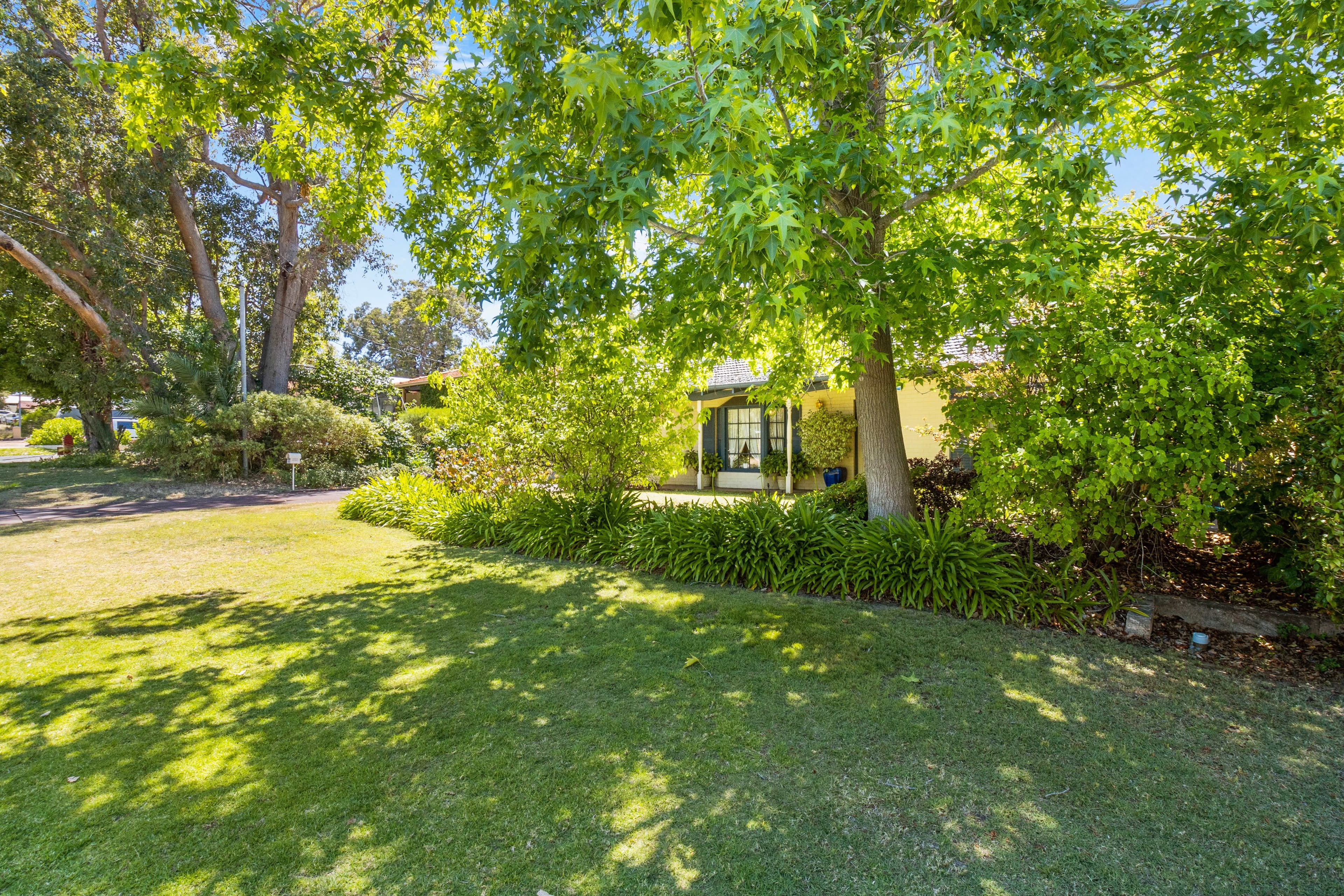 12 Trenton Way, Duncraig WA 6023, Duncraig - Thumbnail 2