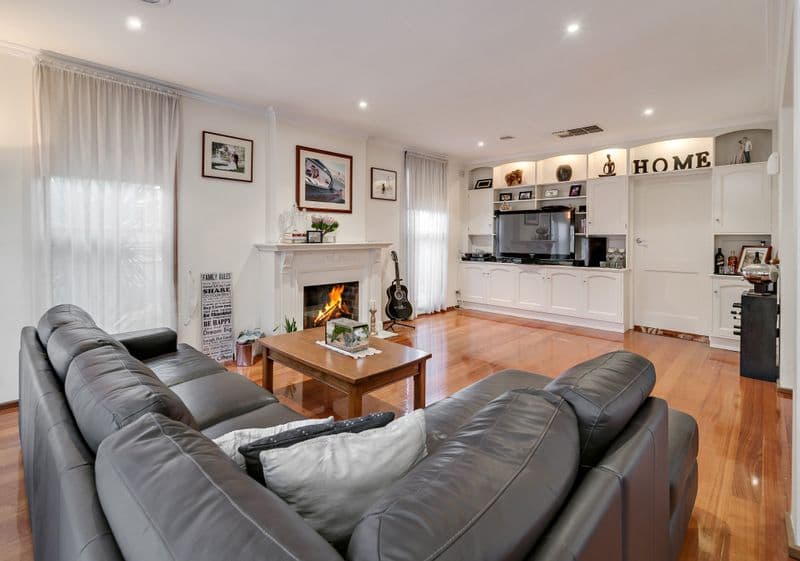 14 Oxford Drive, BUNDOORA VIC 3083, Bundoora - Thumbnail 2