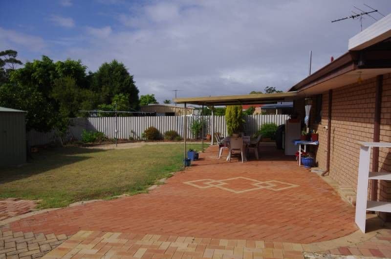 10 Ipswich Crescent, GIRRAWHEEN WA 6064, Girrawheen - Thumbnail 3