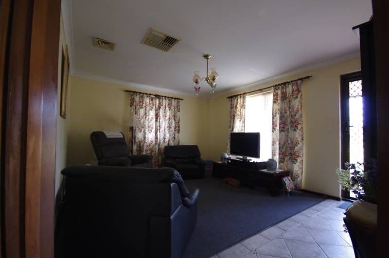 10 Ipswich Crescent, GIRRAWHEEN WA 6064, Girrawheen - Thumbnail 6