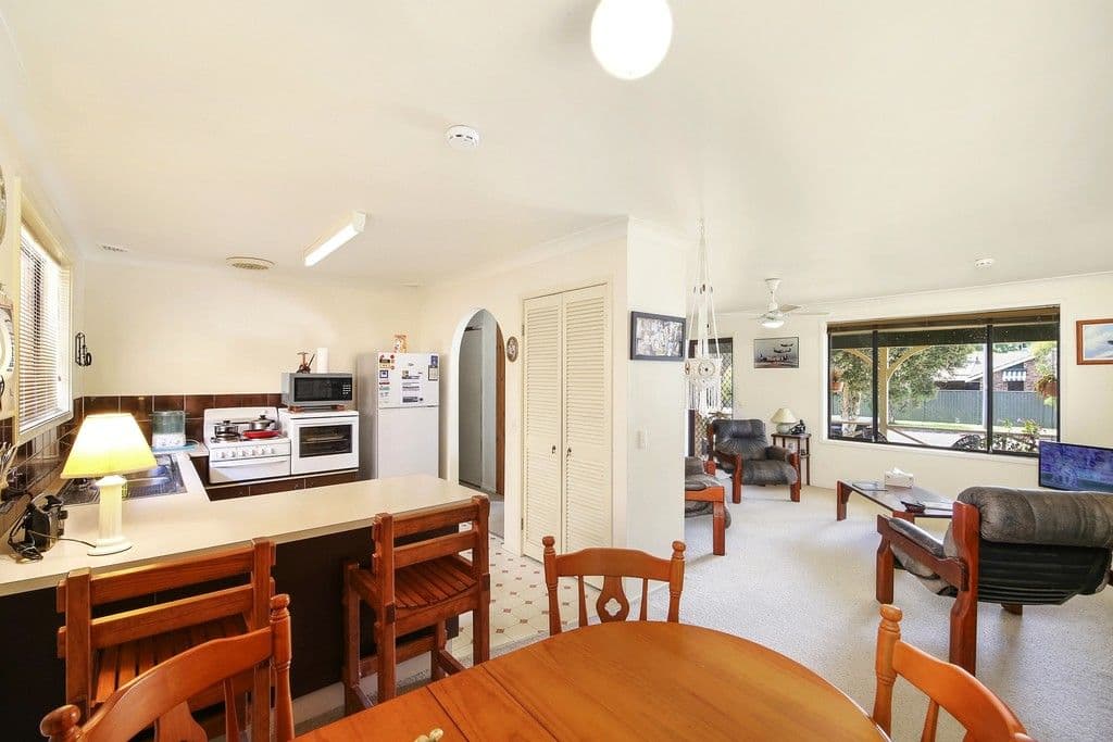 49 Kerry Crescent, Berkeley Vale NSW 2261, Berkeley Vale - Thumbnail 3