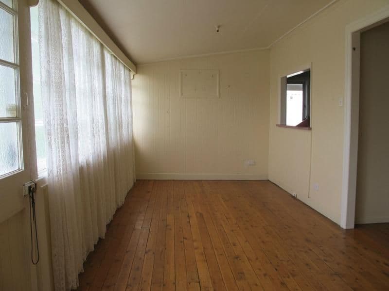 36 Pine Street, Miles QLD 4415, Miles - Thumbnail 2