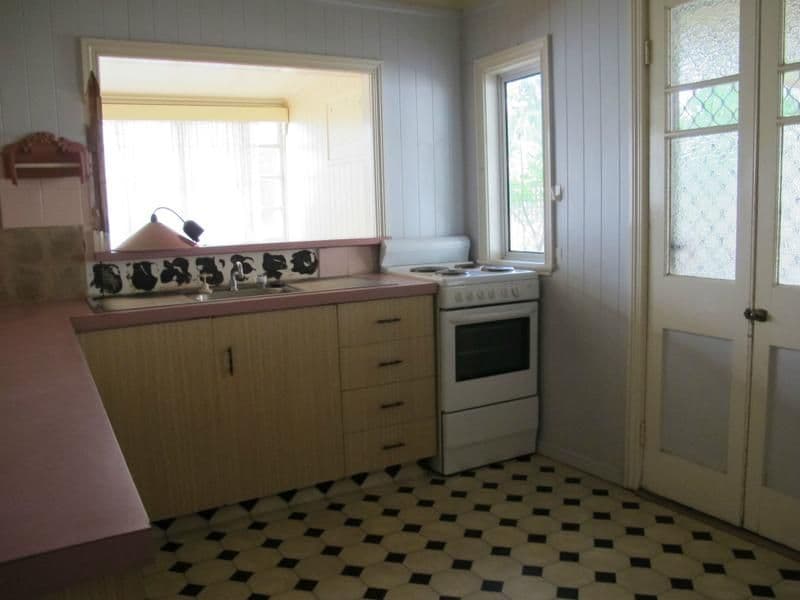 36 Pine Street, Miles QLD 4415, Miles - Thumbnail 8