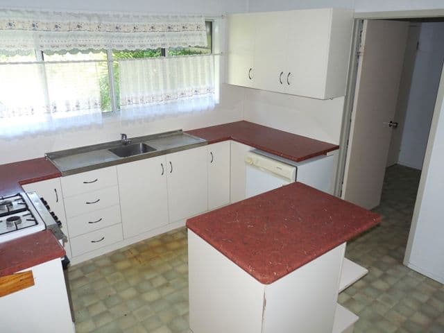 433 Campbell Street, DEPOT HILL QLD 4700, Depot Hill - Thumbnail 2
