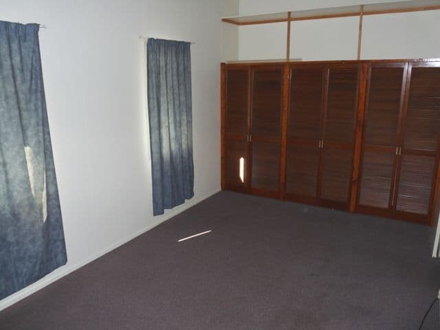 433 Campbell Street, DEPOT HILL QLD 4700, Depot Hill - Thumbnail 5