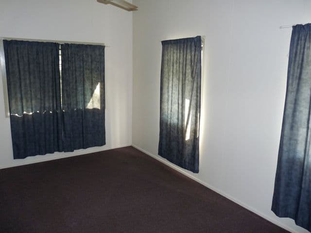 433 Campbell Street, DEPOT HILL QLD 4700, Depot Hill - Thumbnail 6