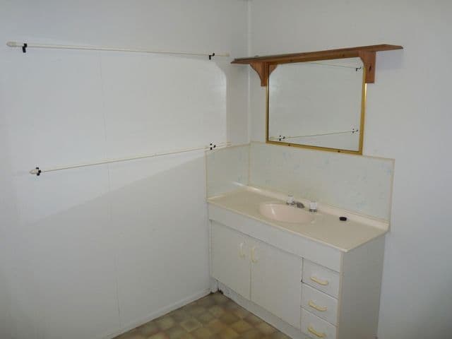 433 Campbell Street, DEPOT HILL QLD 4700, Depot Hill - Thumbnail 8