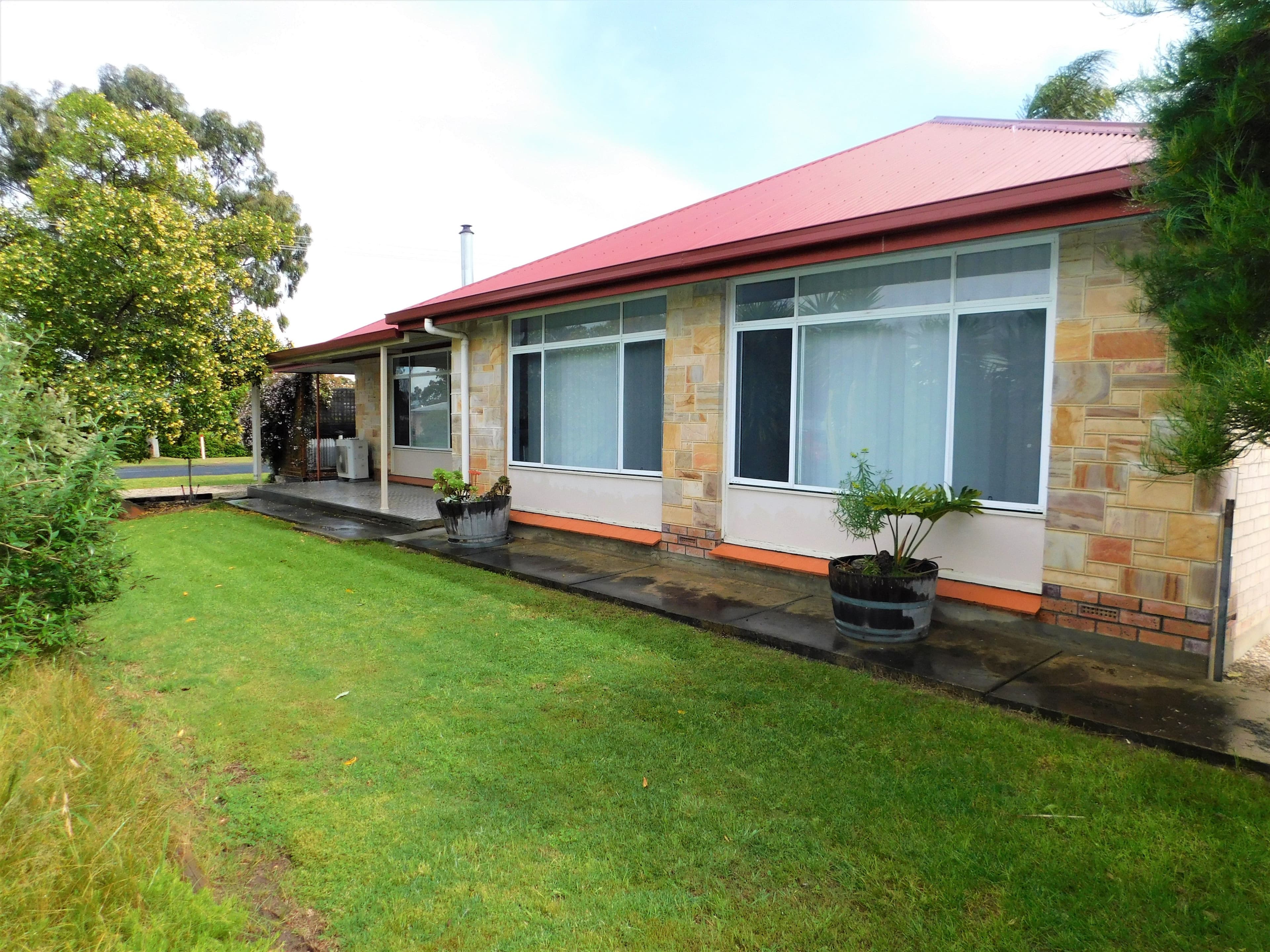 33 Venn Avenue, Bordertown SA 5268, Bordertown - Image 1