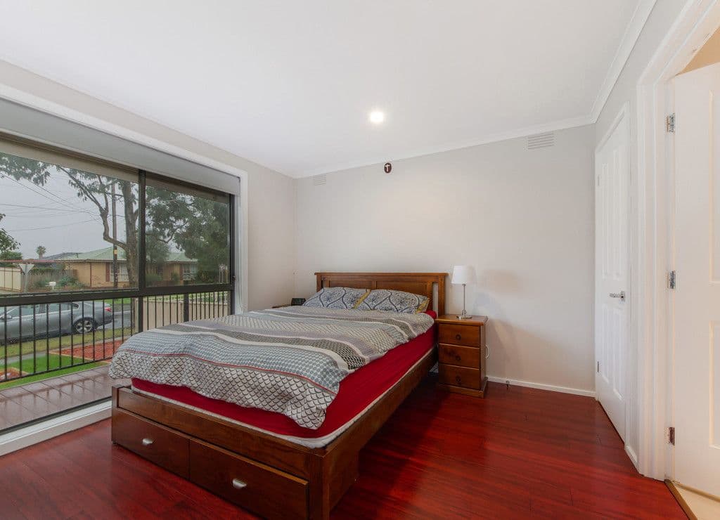 19 Lovell Drive, St Albans VIC 3021, St Albans - Thumbnail 6