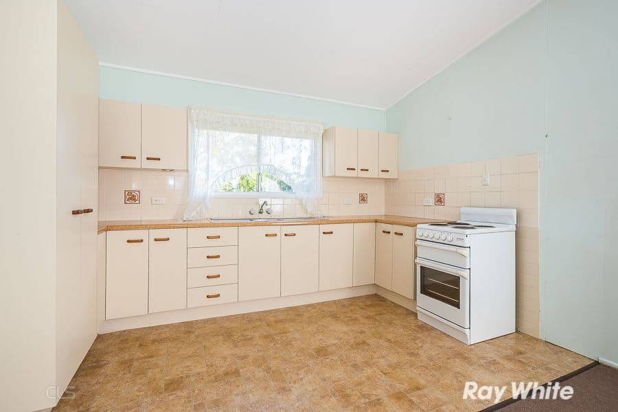 24 Gidya Avenue, Bongaree QLD 4507, Bongaree - Thumbnail 3