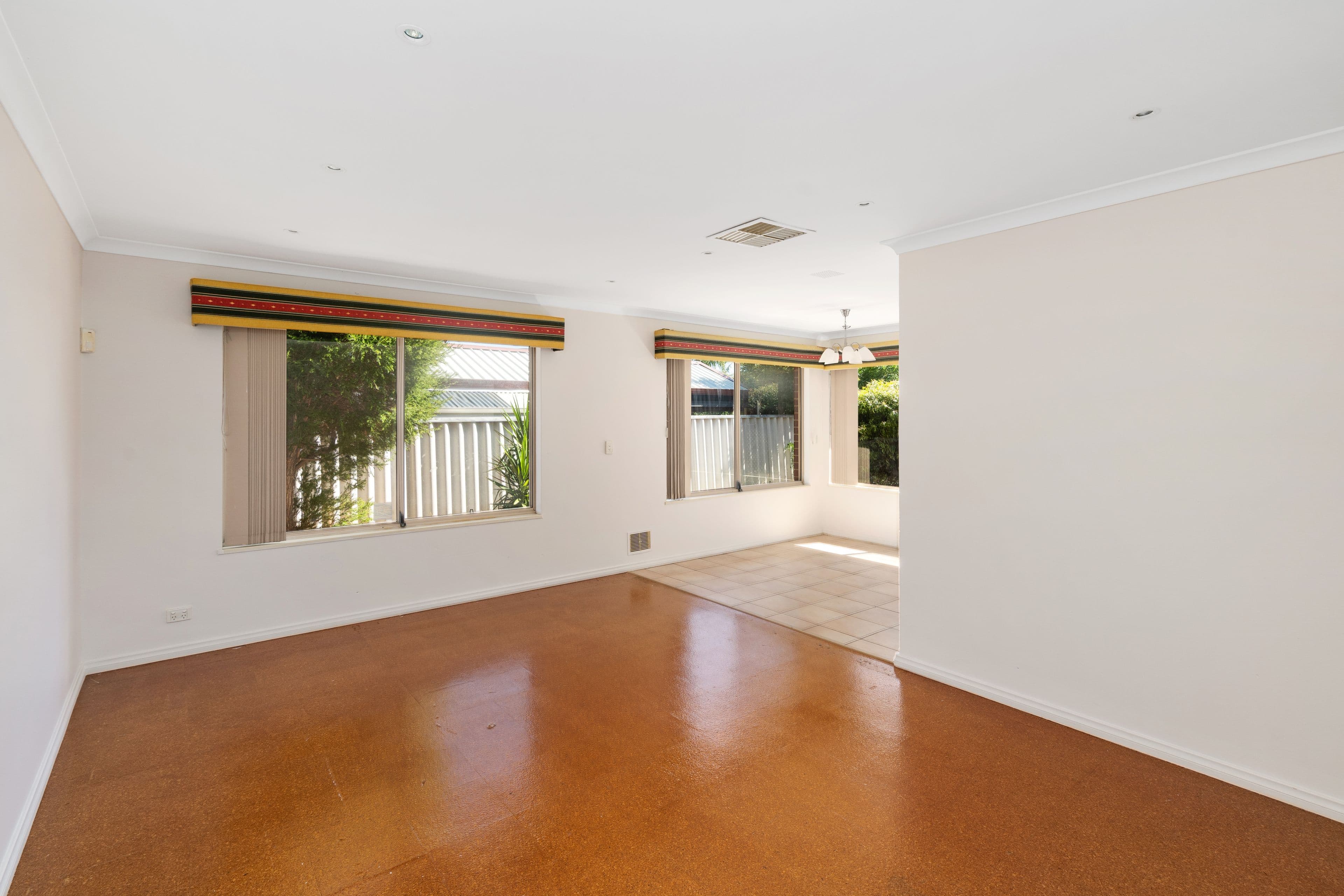 60 Hillcrest Road, Alexander Heights WA 6064, Alexander Heights - Thumbnail 2