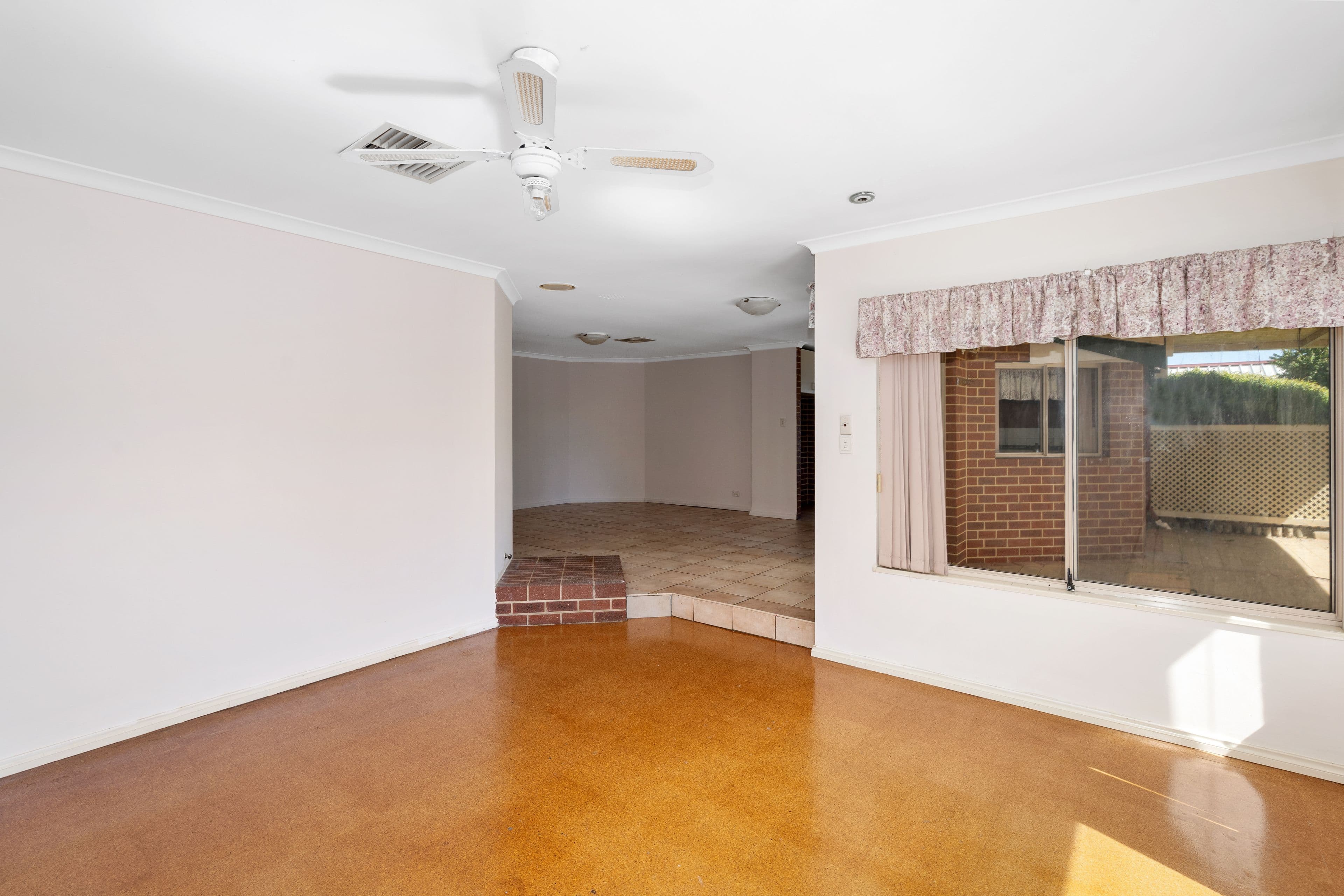 60 Hillcrest Road, Alexander Heights WA 6064, Alexander Heights - Thumbnail 7