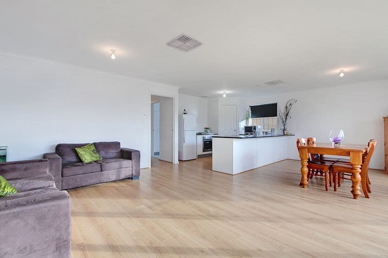 34 Yarr Crescent, Seaford Meadows SA 5169, Seaford Meadows - Thumbnail 3